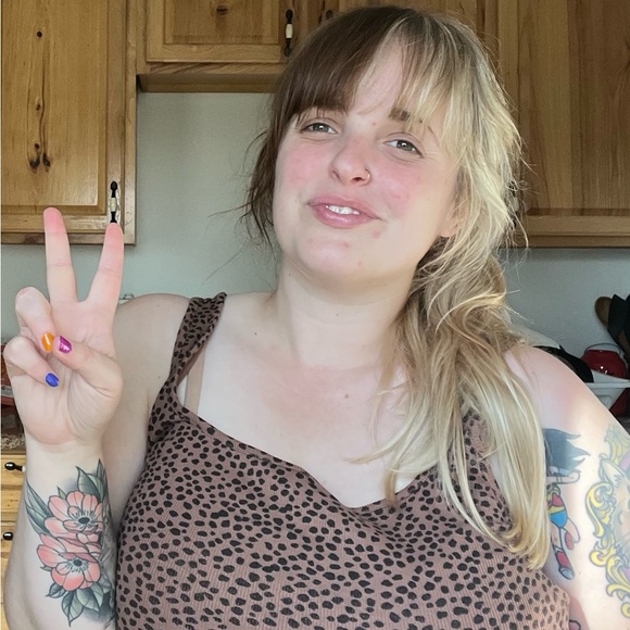 Meet Sarah!! ๐ค - Picture 2 of 6